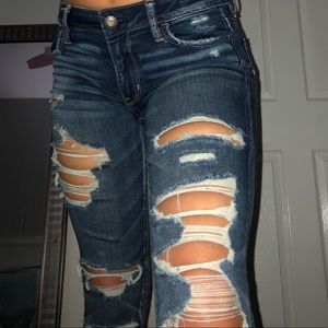RIPPED JEANS